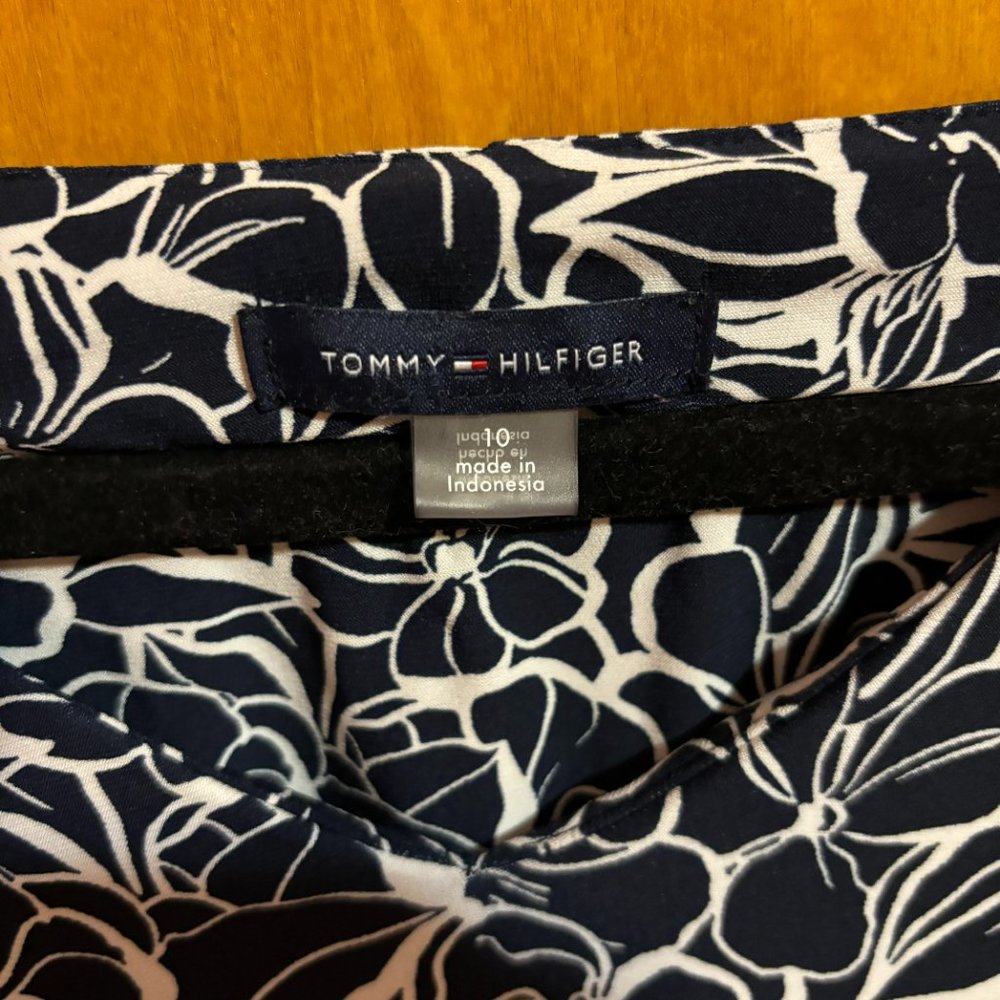Women's Tommy Hilfiger Navy Blue and White Dress, Size 10 - Picture 9 of 14